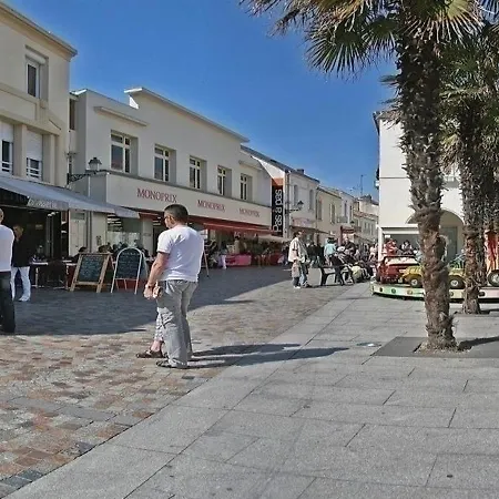 Rue Du Palais Les Sables-dʼOlonne